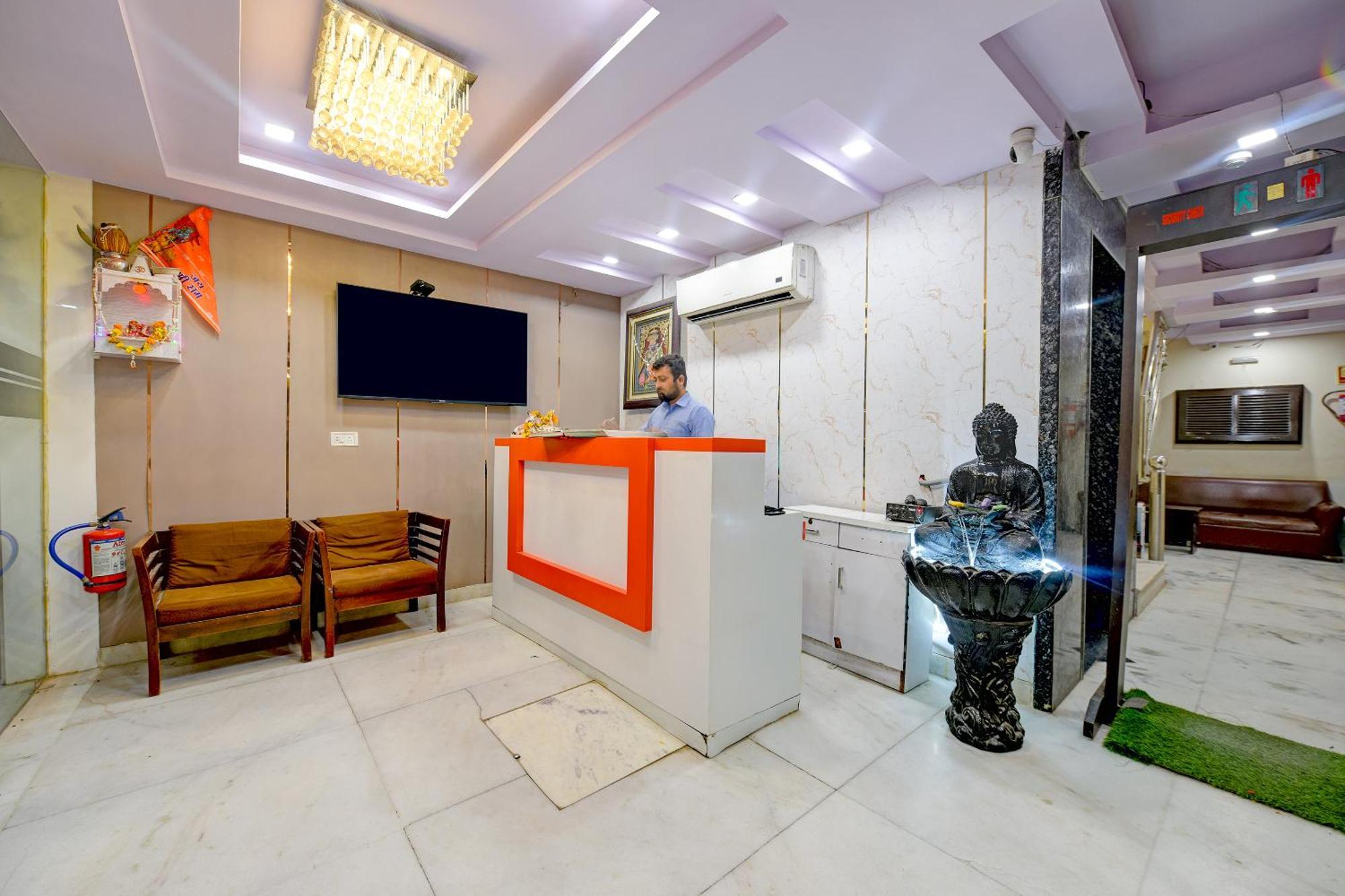 Hotel Bhartia - Train Station